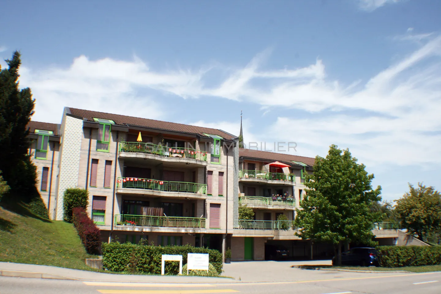 VERY BEAUTIFUL 4-ROOM APARTMENT IN RESIDENCE - Photo 1 of 3