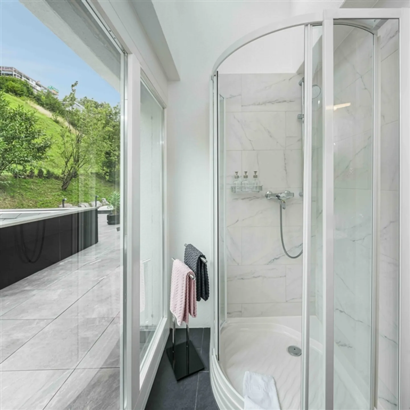 «Exklusive Villa mit spektakulärer See- und Bergsicht» - Foto 18 von 20