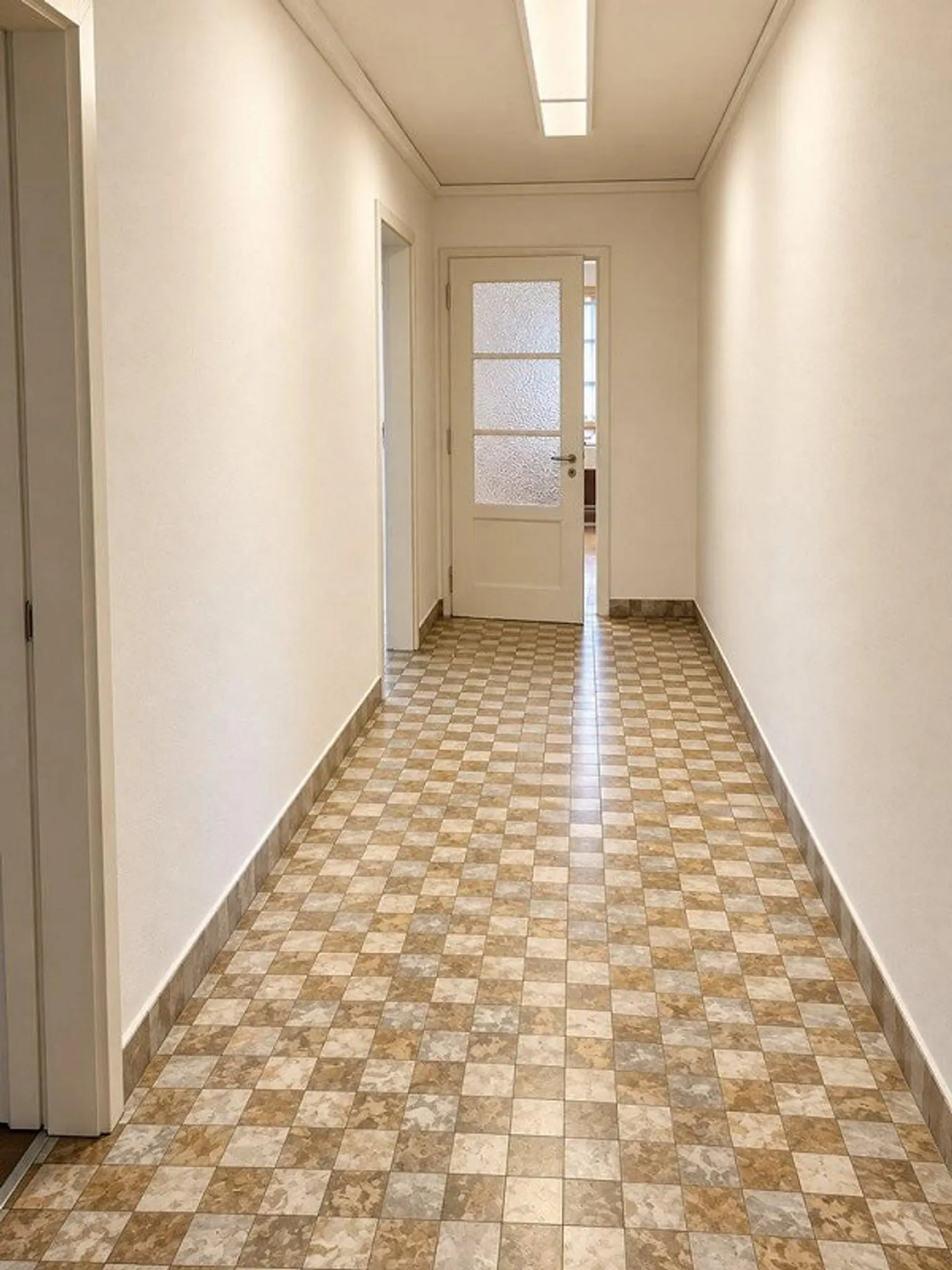 Spazi commerciali e magazzini in affitto a Ostermundigen! - Foto 7 di 11