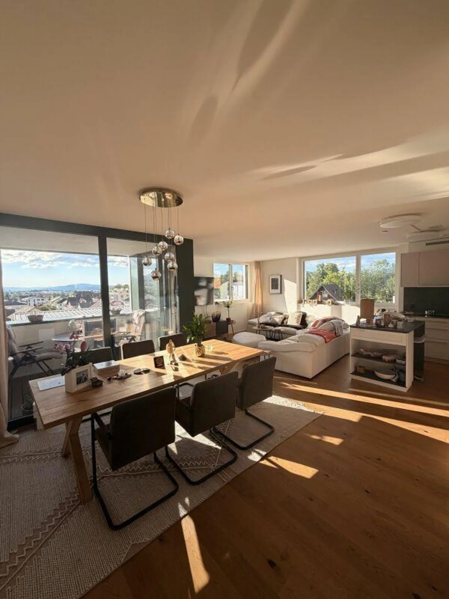 Moderne 4.5 Zimmerwohnung in Siebnen - Foto 1 von 6
