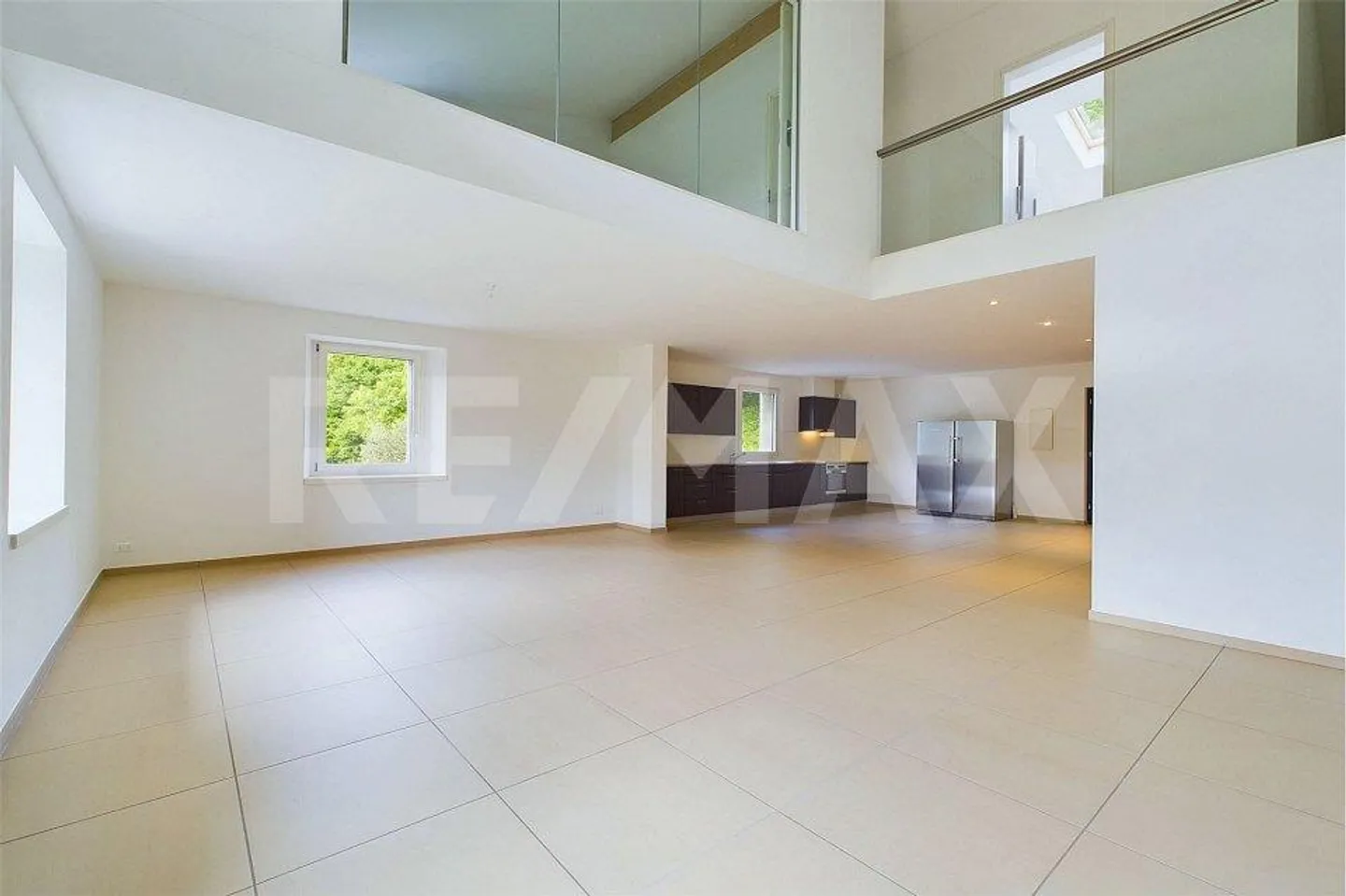 Komfort und Modernität: grosszügige 3-Zimmer- Duplexwohnung zur Miete in Montagnola - Foto 1 von 13