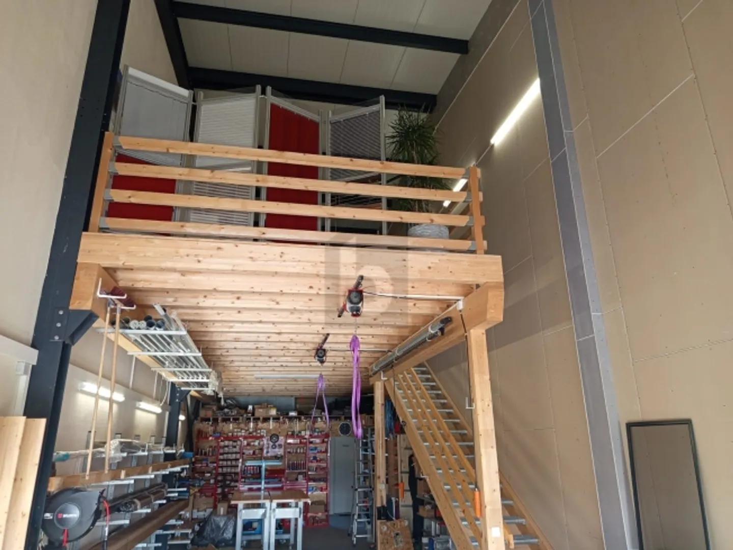 SPAZIO COMMERCIALE LUMINOSO IN ZONA INDUSTRIALE - Foto 3 di 6