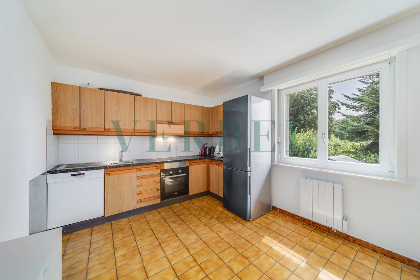 Einzigartige Gelegenheit: Haus mit großem Grundstück zu entdecken! - Foto 2 von 8