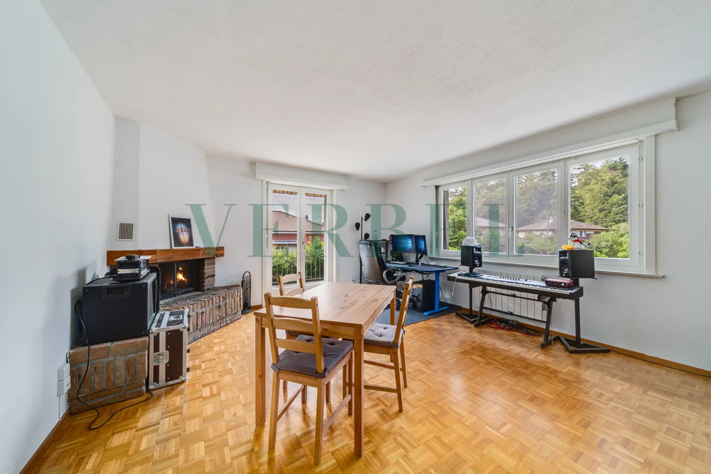 Einzigartige Gelegenheit: Haus mit großem Grundstück zu entdecken! - Foto 3 von 8