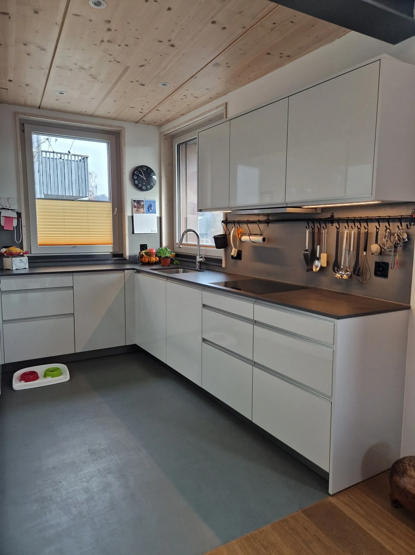 Modern Single Family Home - Photo 7 of 8