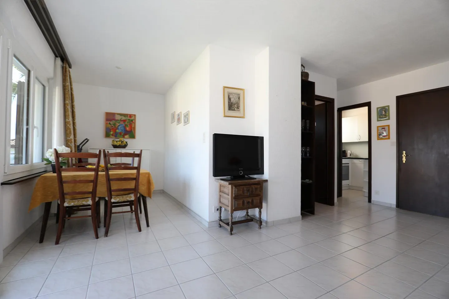 Appartamento affascinante 2.5 camere con vista lago a S. Nazzaro - Foto 8 di 17