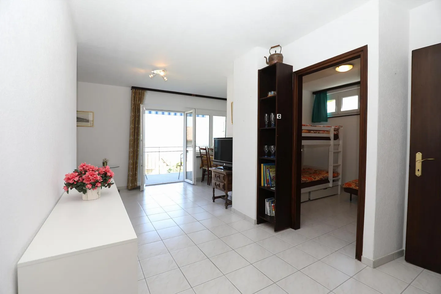 Appartamento affascinante 2.5 camere con vista lago a S. Nazzaro - Foto 9 di 17