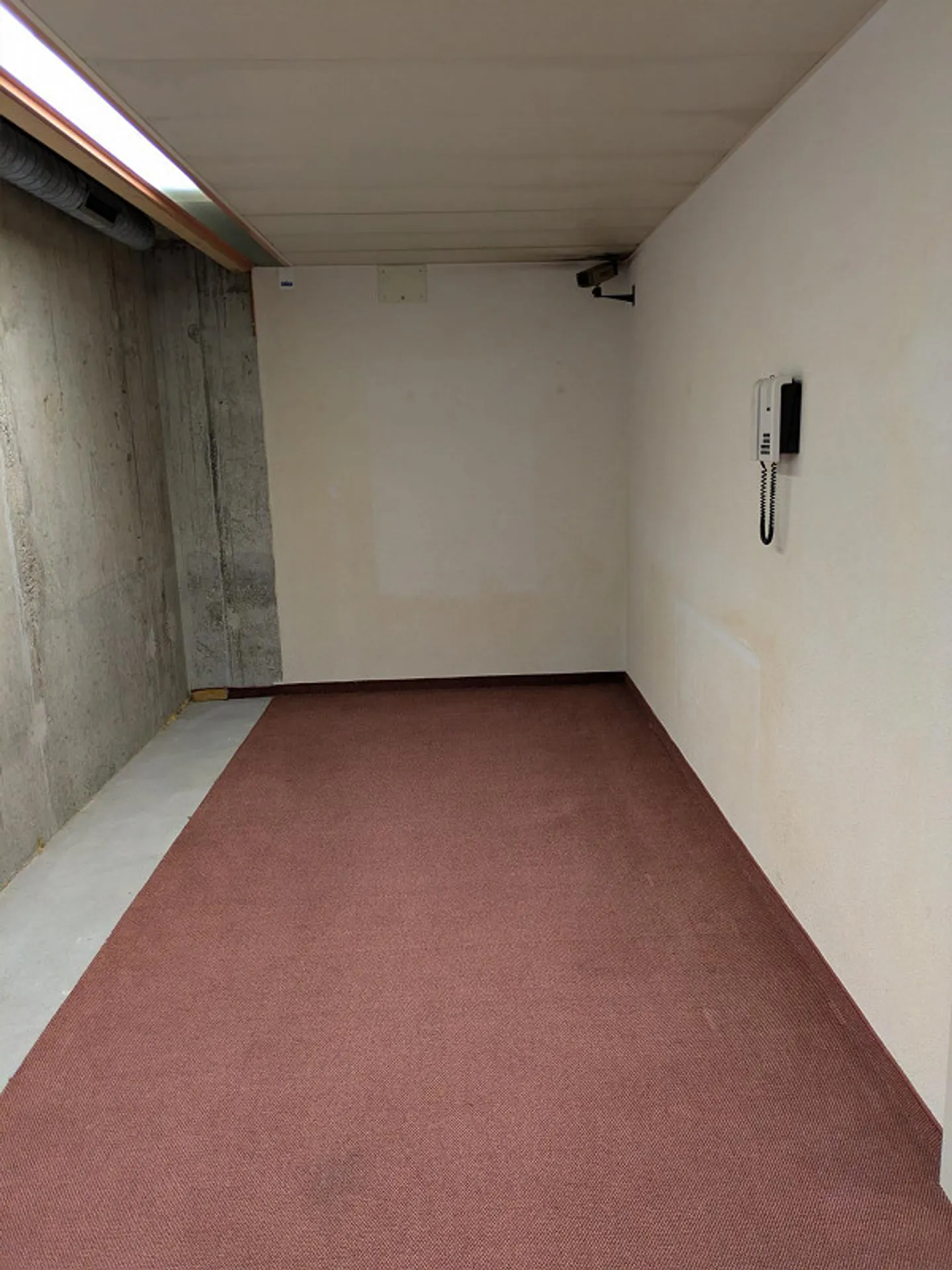 Stanza sicura/bunker di alta qualità in affitto - Foto 3 di 10