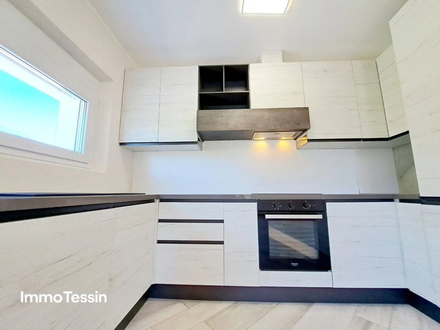 Unique property with 2 villas with 4400 m2 plot in Giubiasco - Photo 13 of 13