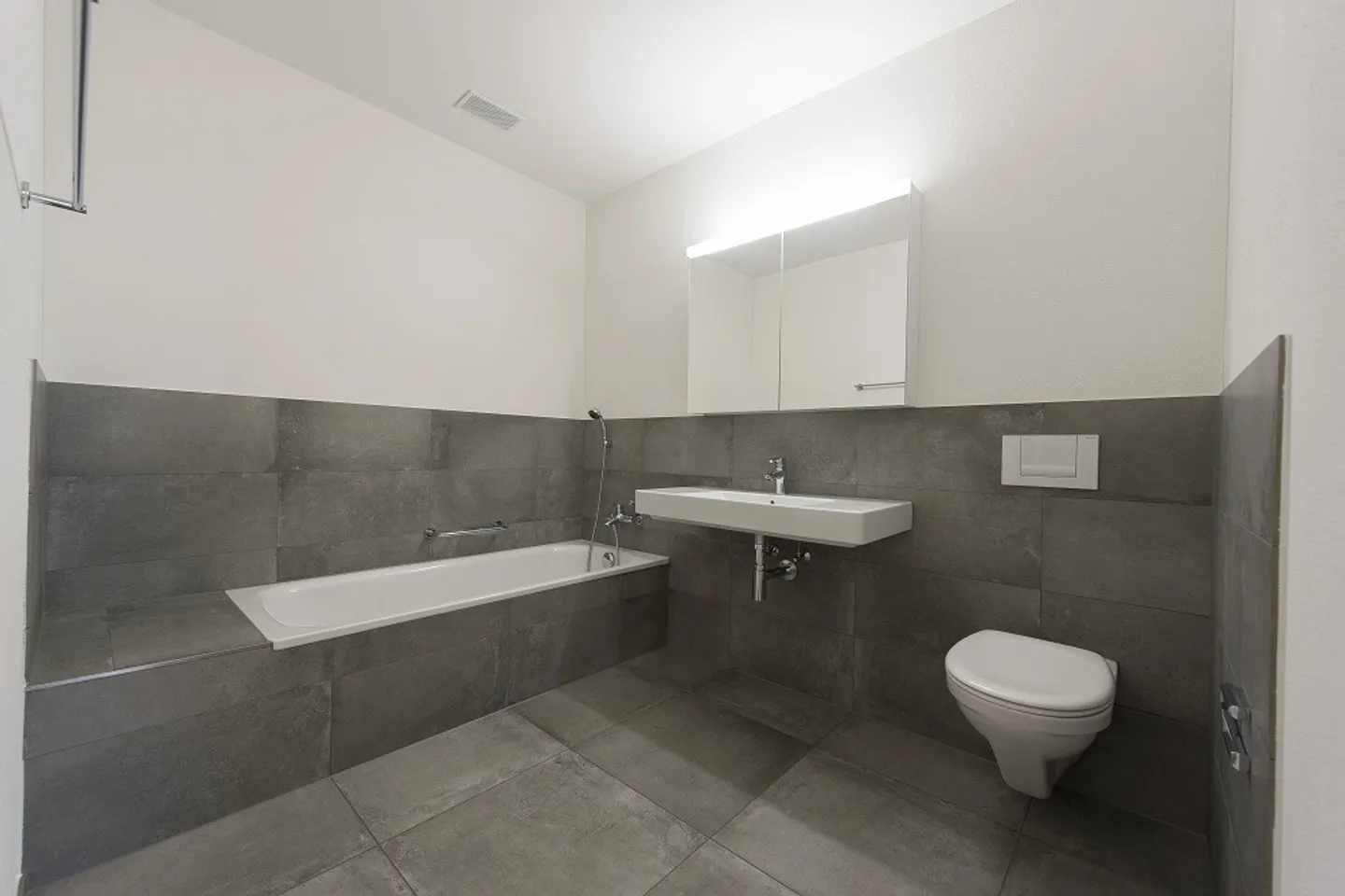 IM HERZEN VON REINACH MODERN WOHNEN - Foto 2 von 8
