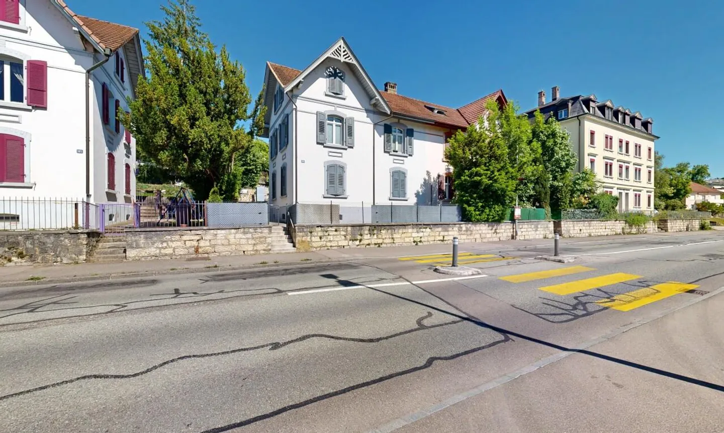 Mietgebäude mit 2 Wohnungen und unabhängigen Eingängen - Foto 1 von 11