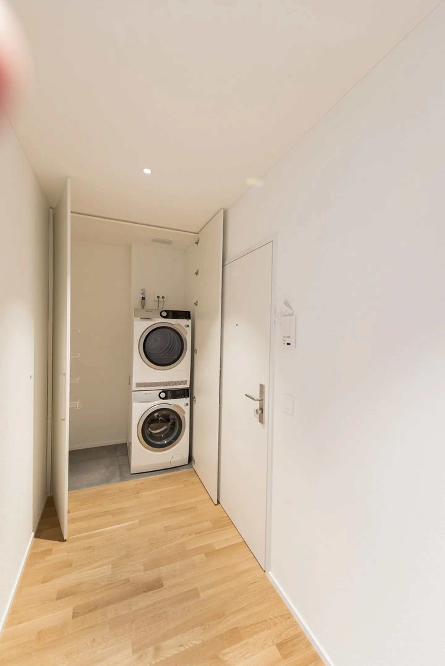 IM HERZEN VON REINACH MODERN WOHNEN - Foto 7 von 8