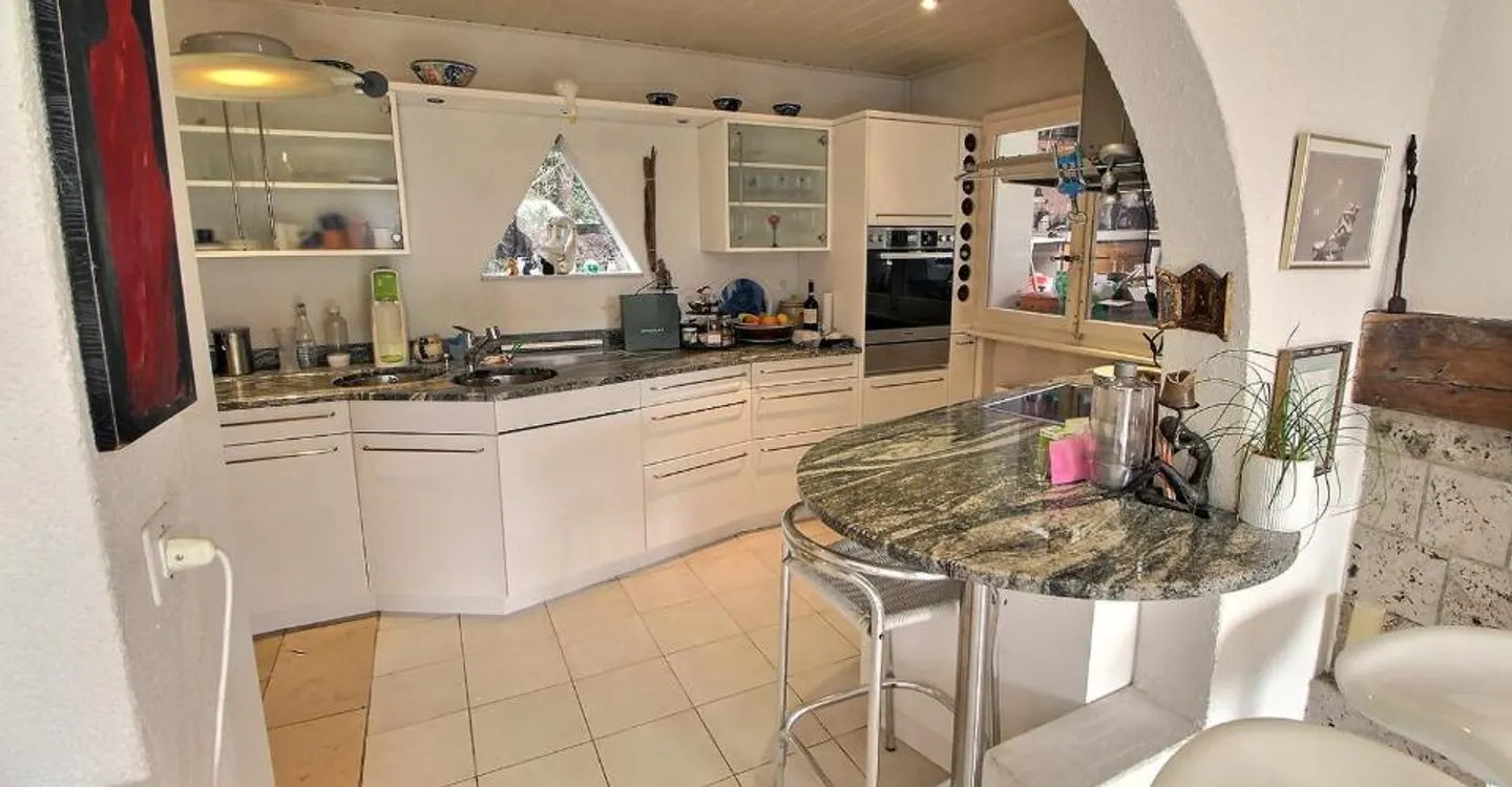 Wunderschönes Einfamilienhaus mit Seeblick in besetztem Leibrentenvertrag ohne Miete - Foto 1 von 13