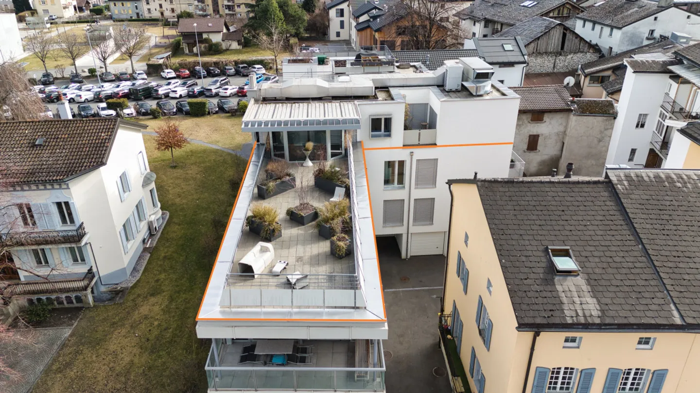 Attico dei Superlativi con 3,5 Camere, Terrazza Panoramica e Garage - Foto 1 di 9