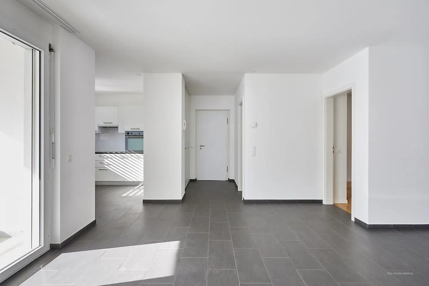 Helles 4,5-Zimmer-Apartment inmitten von Grün - Foto 3 von 11