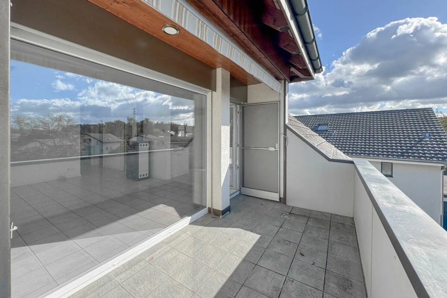 Light-Filled Attic Apartment with Two Sun Balconies - Photo 6 of 12
