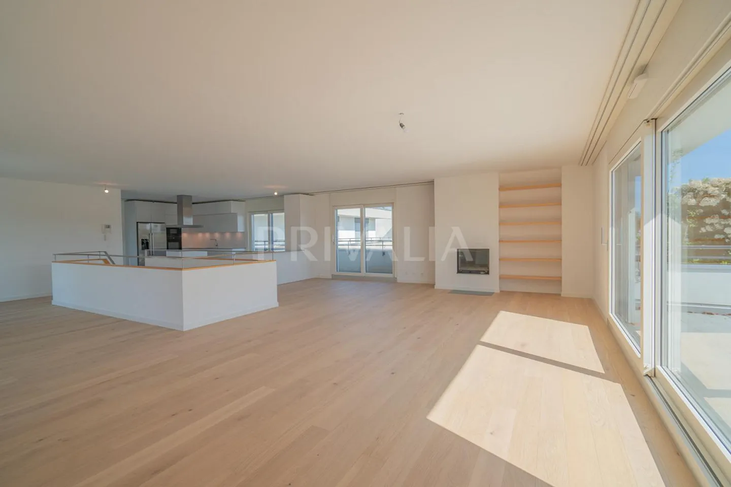 Superbo attico duplex ristrutturato con terrazze e vista libera - Foto 2 di 13