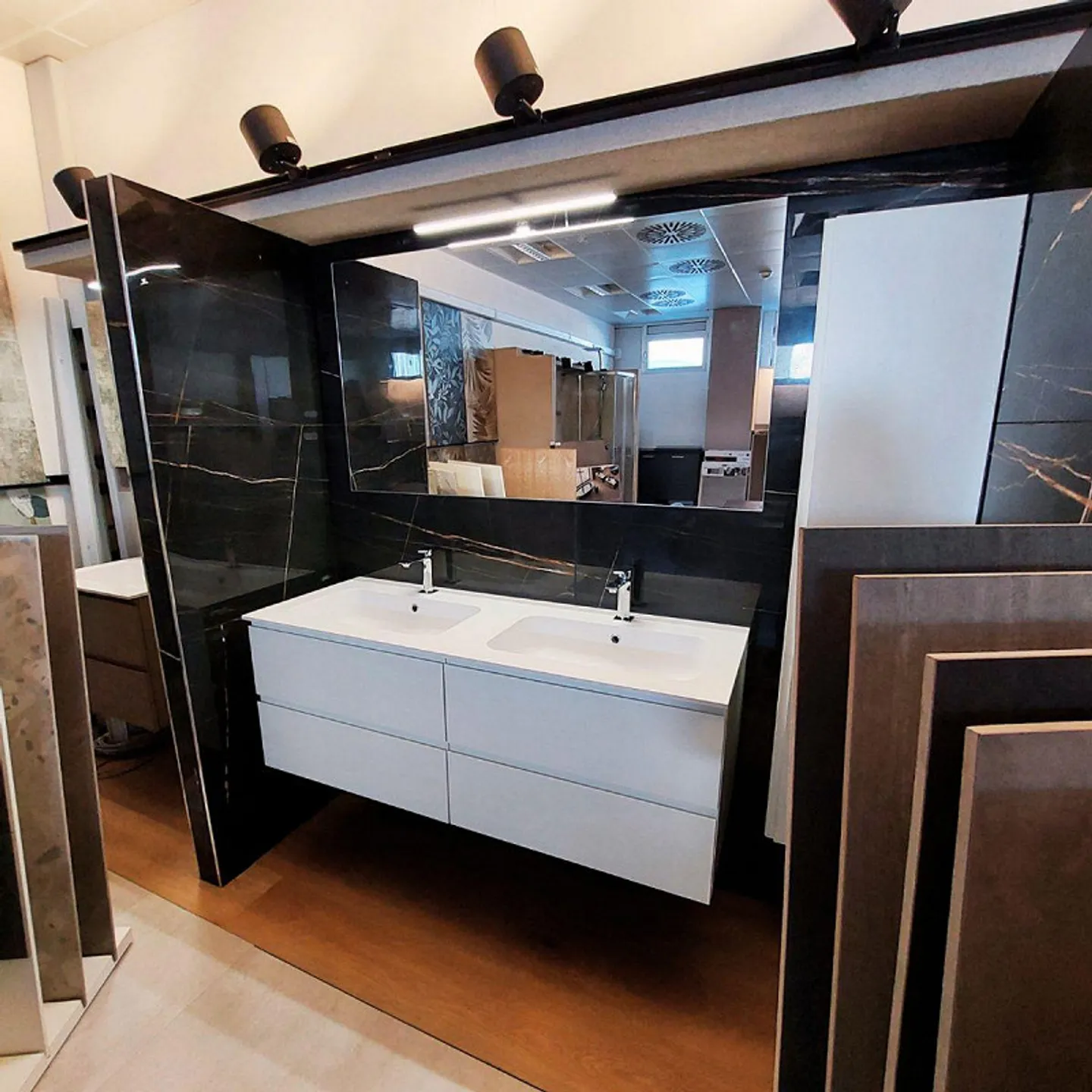 NEW BUILD - Modern Single-Family House in Contone - Photo 5 of 11