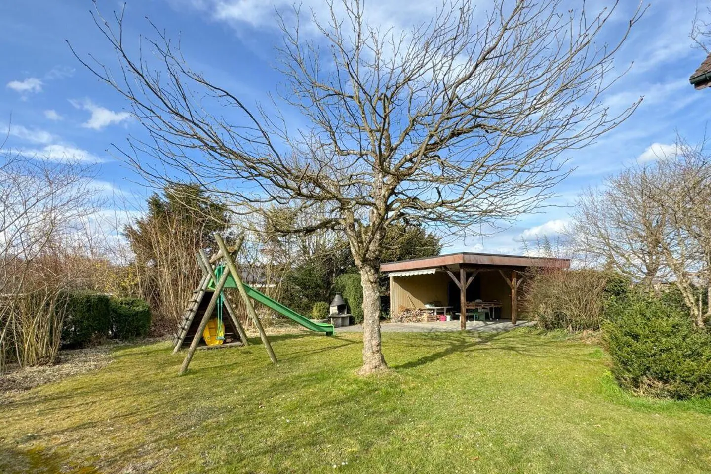 Light-Filled Attic Apartment with Two Sun Balconies - Photo 12 of 12