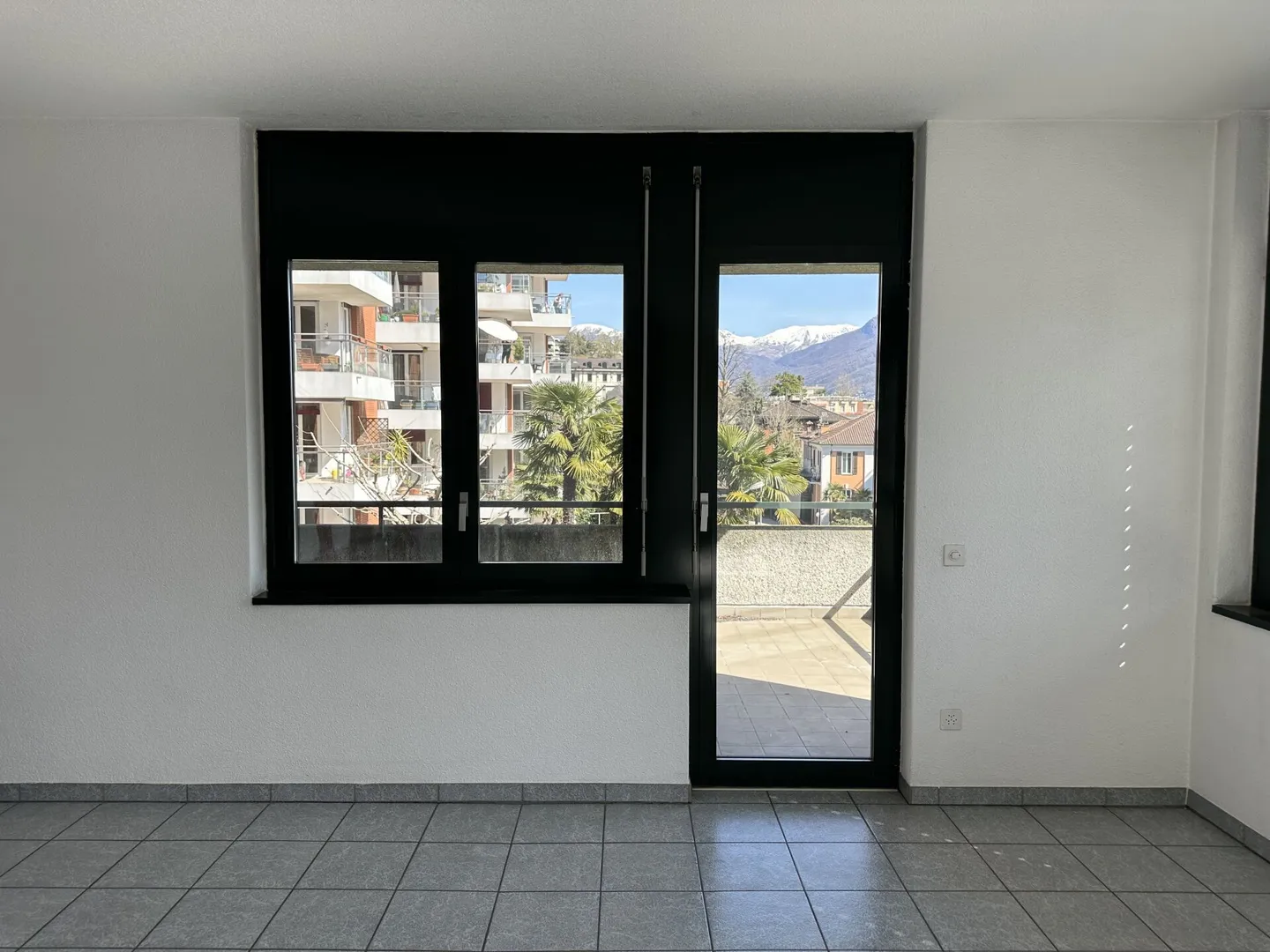 Vivere in città con vista: Appartamento tra Paradiso e il centro di Lugano - Foto 5 di 12