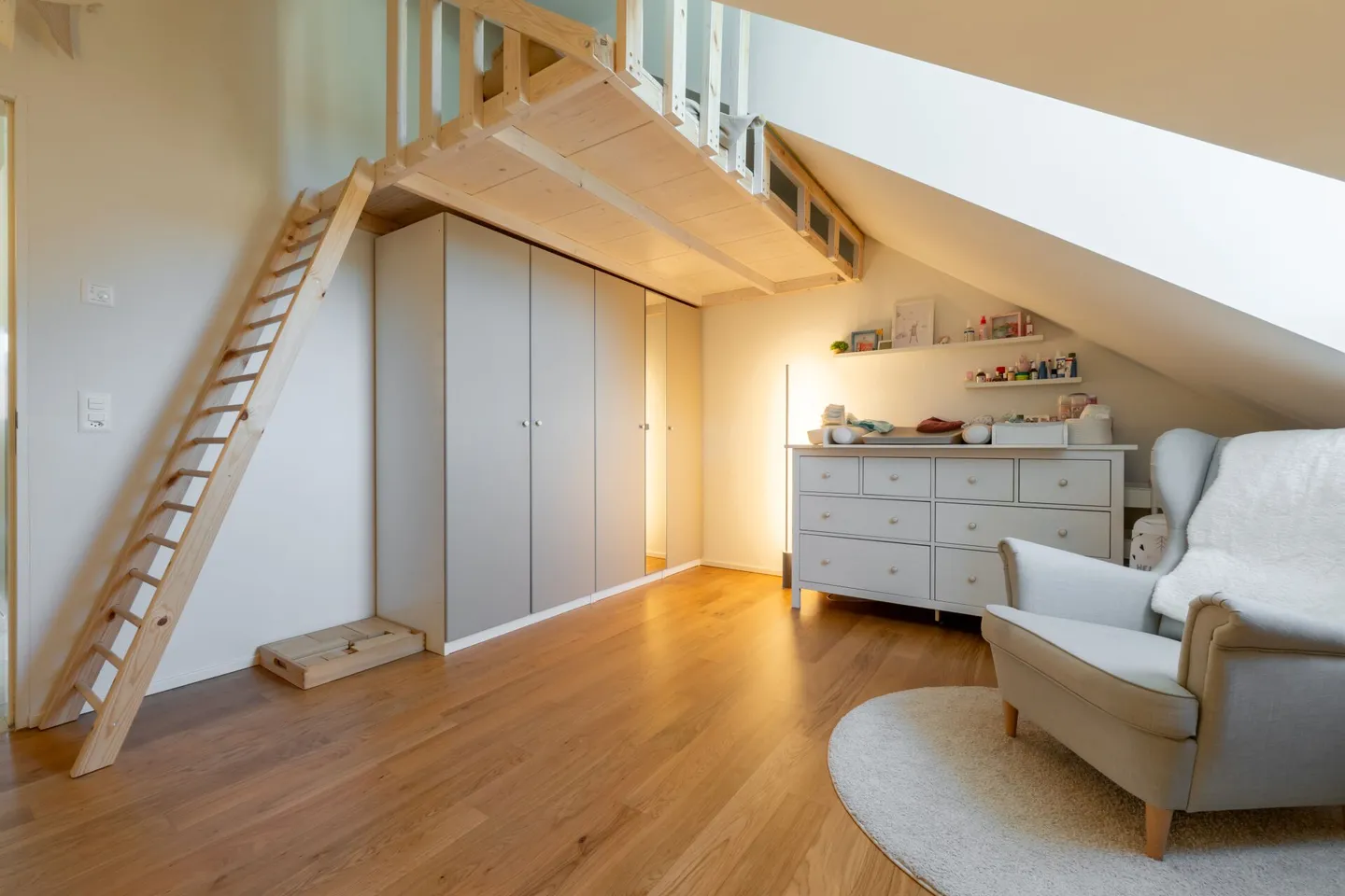 Unique GEM in the best location - 4½-room penthouse apartment! - Photo 12 of 14