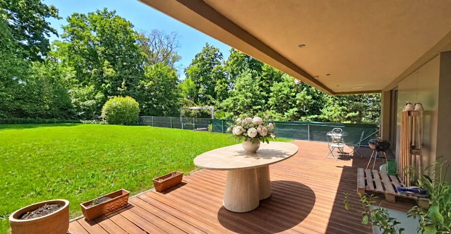 Anières — Villa de standing avec jardin et terrasse en toiture, vue lac - Foto 3 von 12