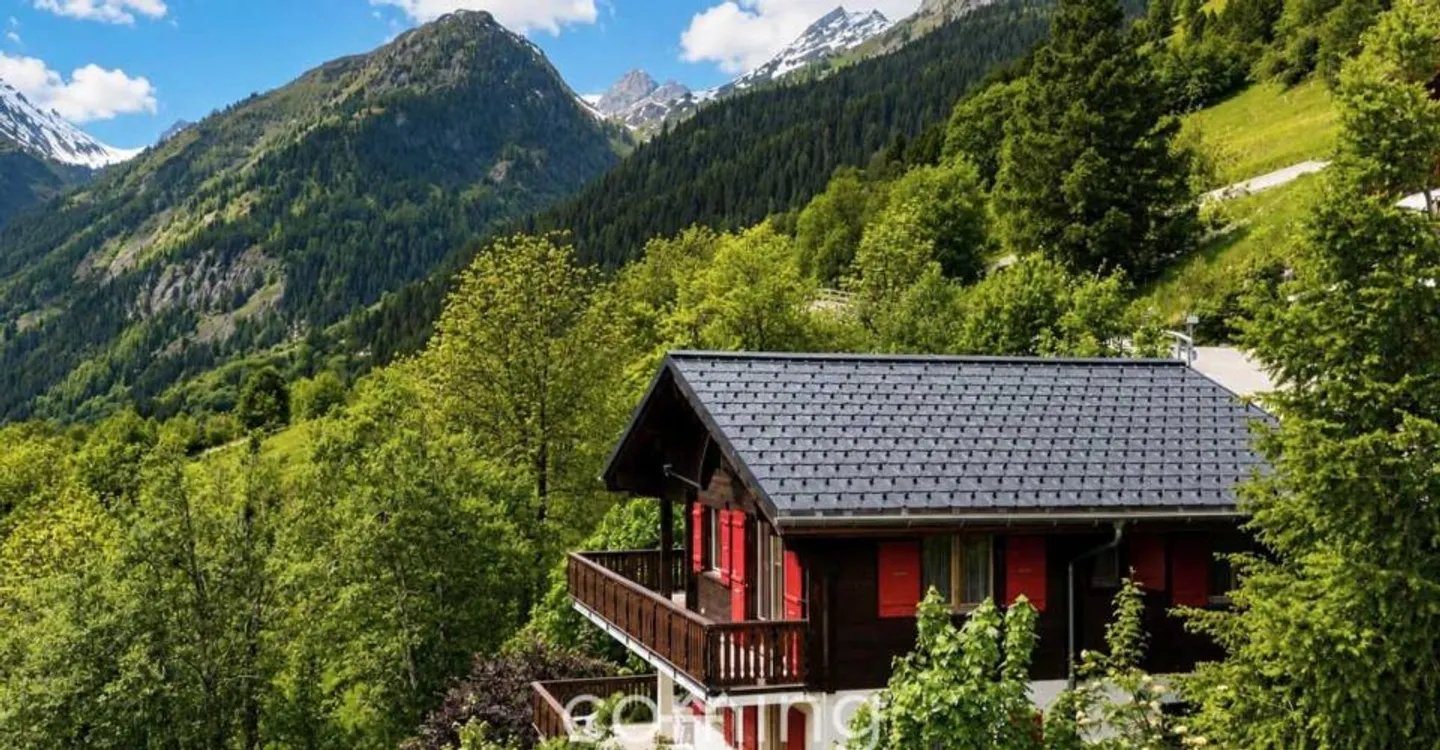 Two apartments, a chalet - panoramic mountain view and second home in Kippel - Photo 2 of 13