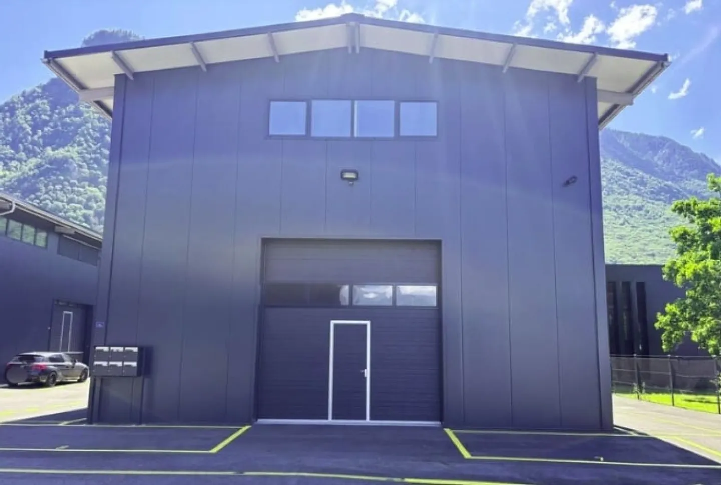 80m2 Office in Bouveret - Photo 1 of 6