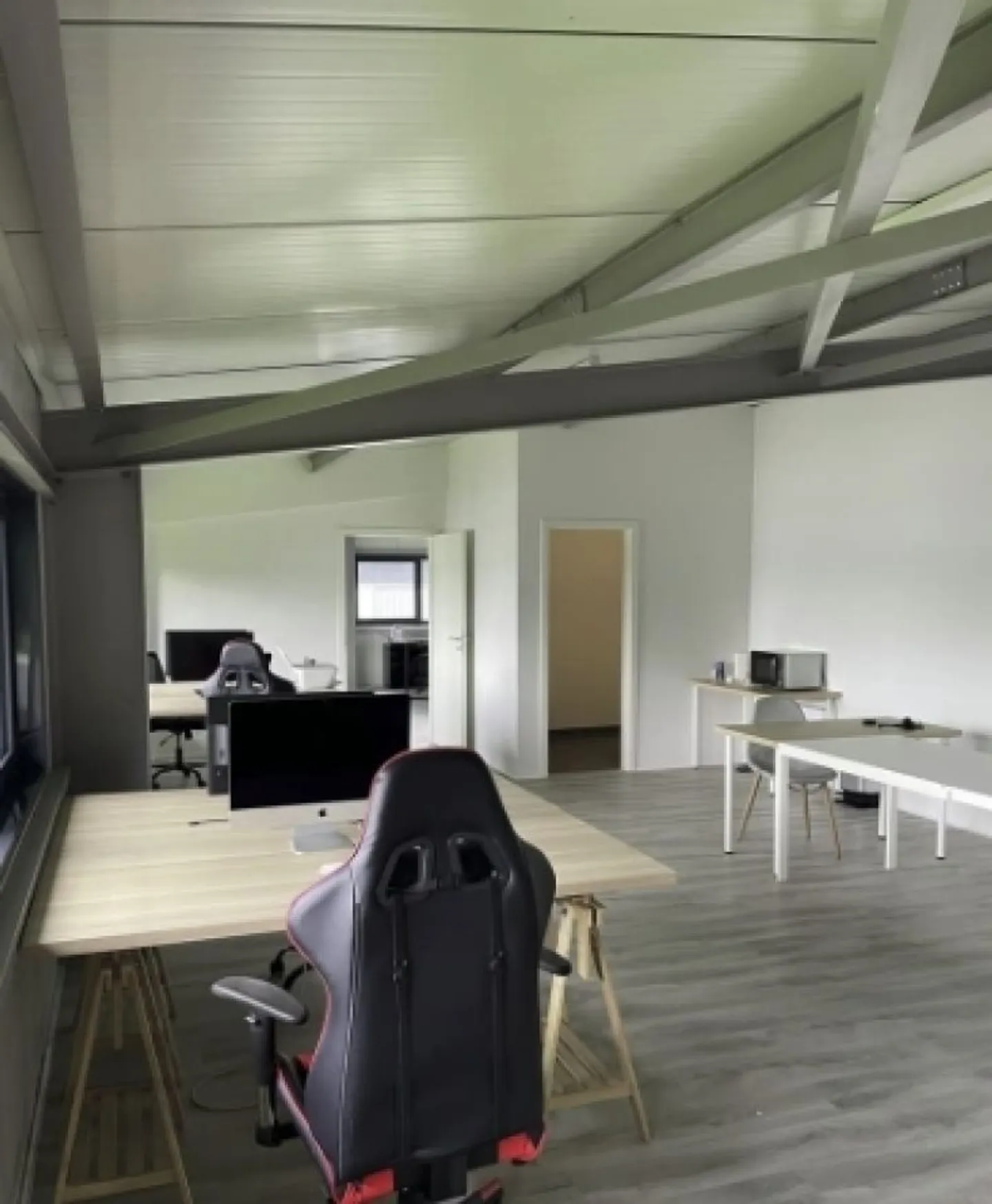 80m2 Office in Bouveret - Photo 2 of 6