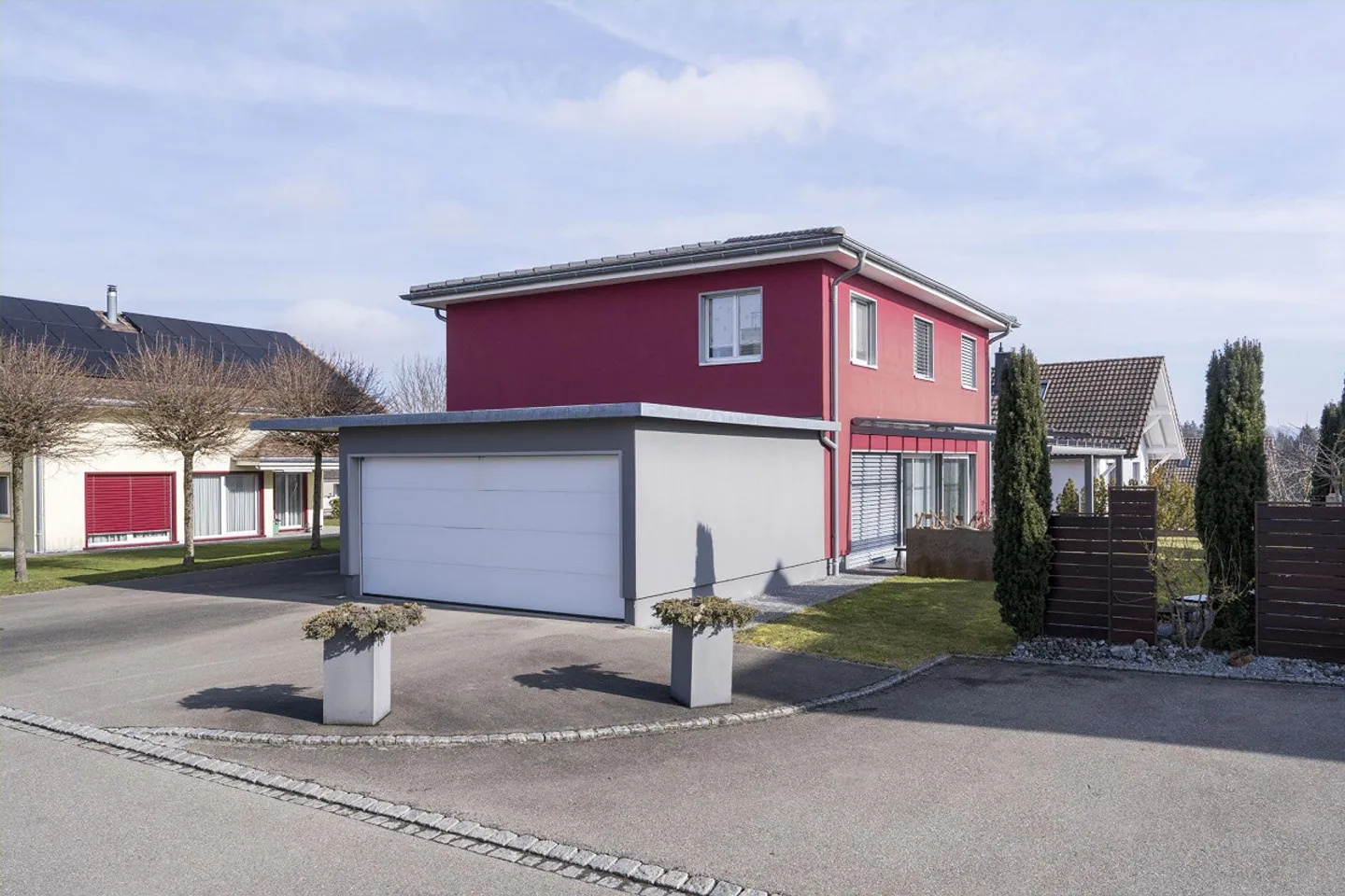 Familienfreundliches Einfamilienhaus - Foto 2 von 12