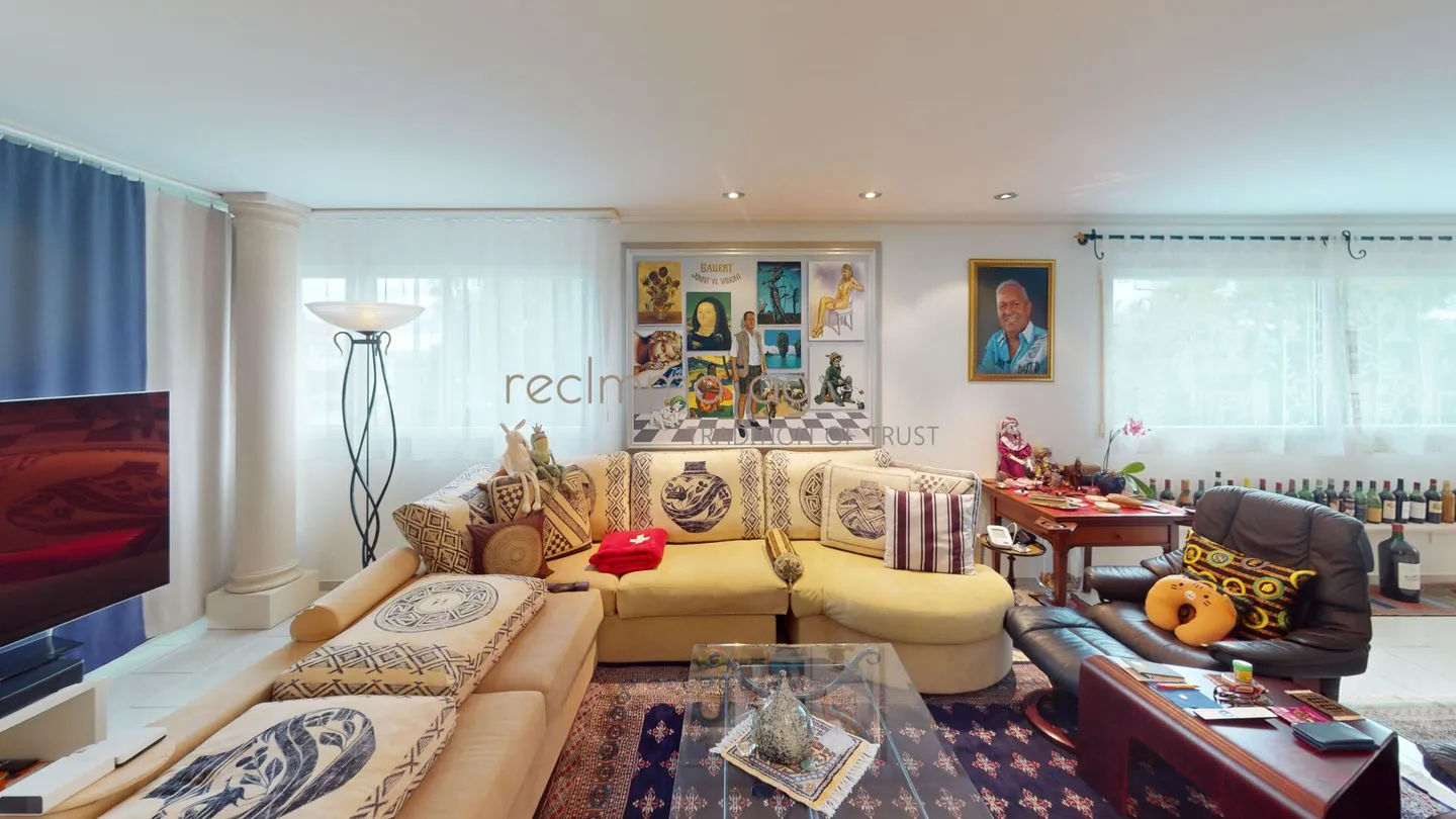 Exklusive 5.5-Zimmer-Wohnung in Freienbach - Hervorragender Zustand, ruhige Lage - Foto 5 von 11