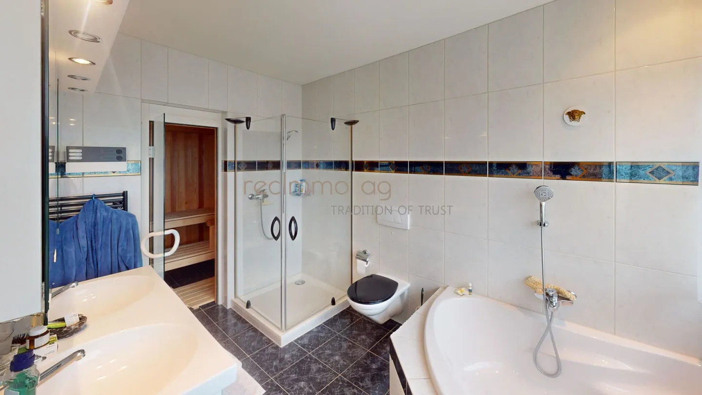 Exklusive 5.5-Zimmer-Wohnung in Freienbach - Hervorragender Zustand, ruhige Lage - Foto 8 von 11
