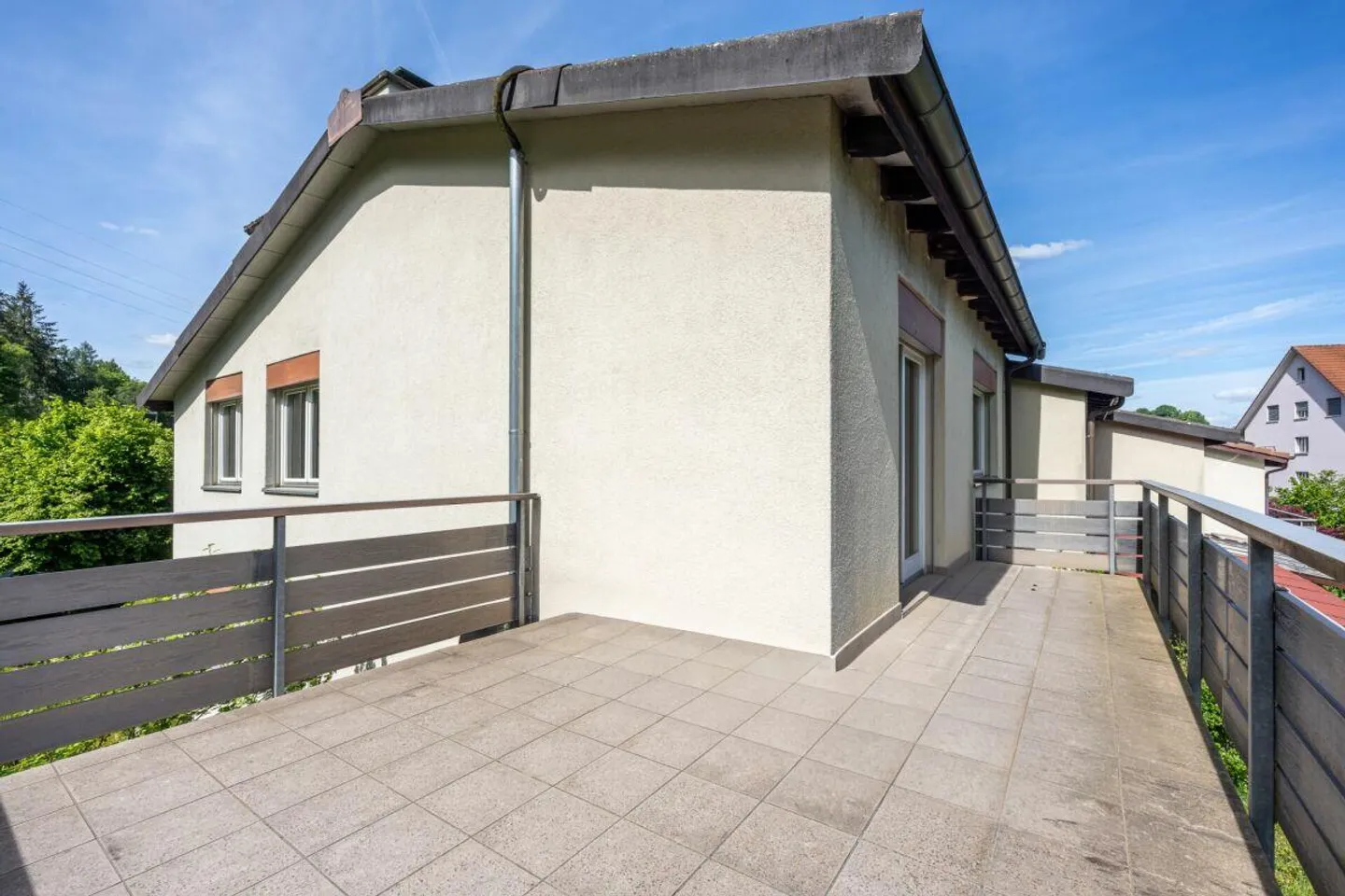 Charmante maison individuelle avec jardin près de l'hôpital cantonal - Photo 11 sur 15