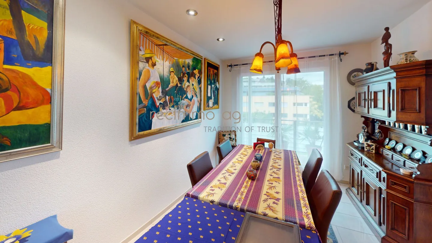Exklusive 5.5-Zimmer-Wohnung in Freienbach - Hervorragender Zustand, ruhige Lage - Foto 10 von 11
