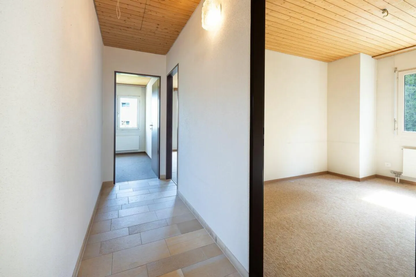 Charmante maison individuelle avec jardin près de l'hôpital cantonal - Photo 12 sur 15