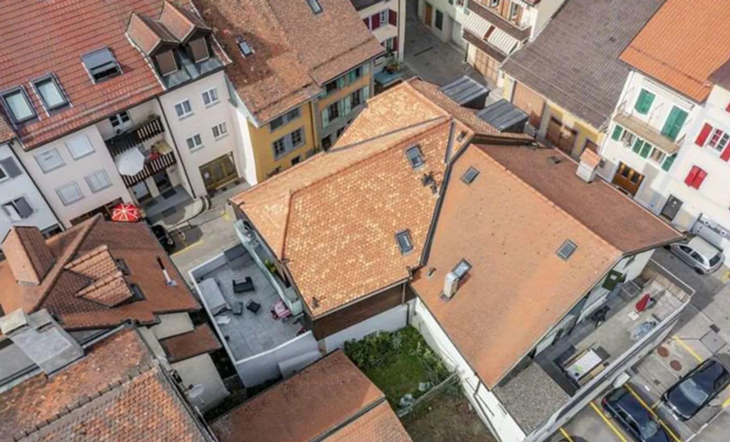 Proprietà di rendimento con 6 appartamenti a Moudon ristrutturata - Foto 2 di 14