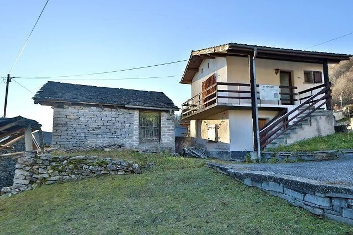 Casa di 3 loc. con rustico da ristrutturare bella vista - Foto 1 di 13