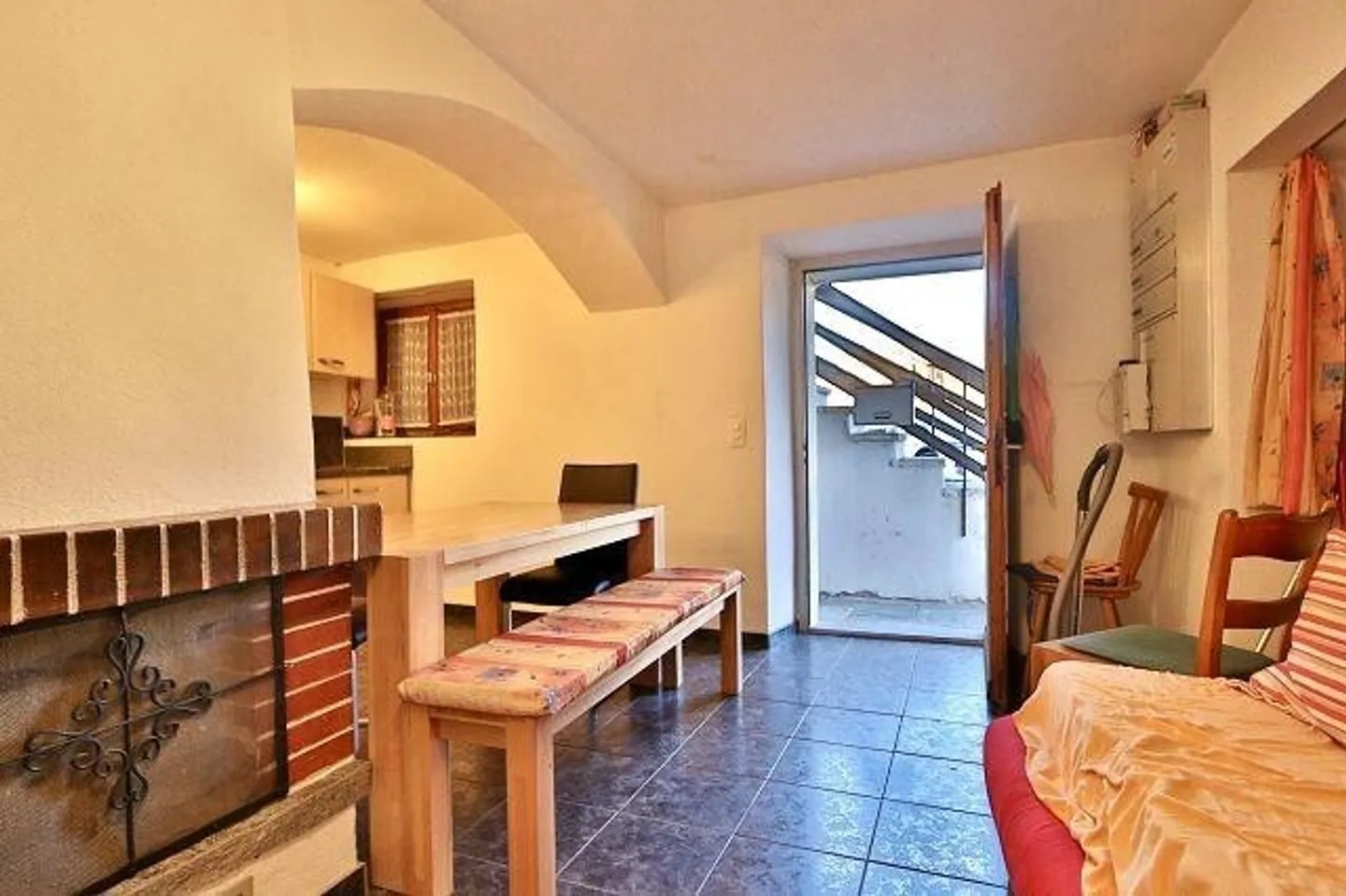 Casa di 3 loc. con rustico da ristrutturare bella vista - Foto 2 di 13