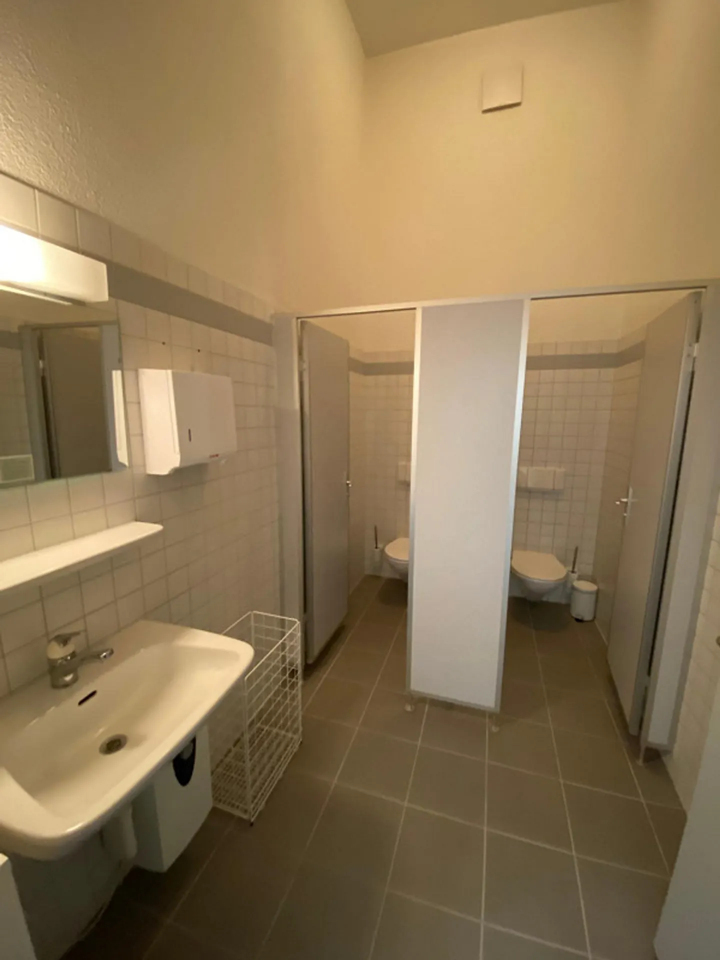 Attractive Commercial Space on the Ground Floor - Photo 5 of 5