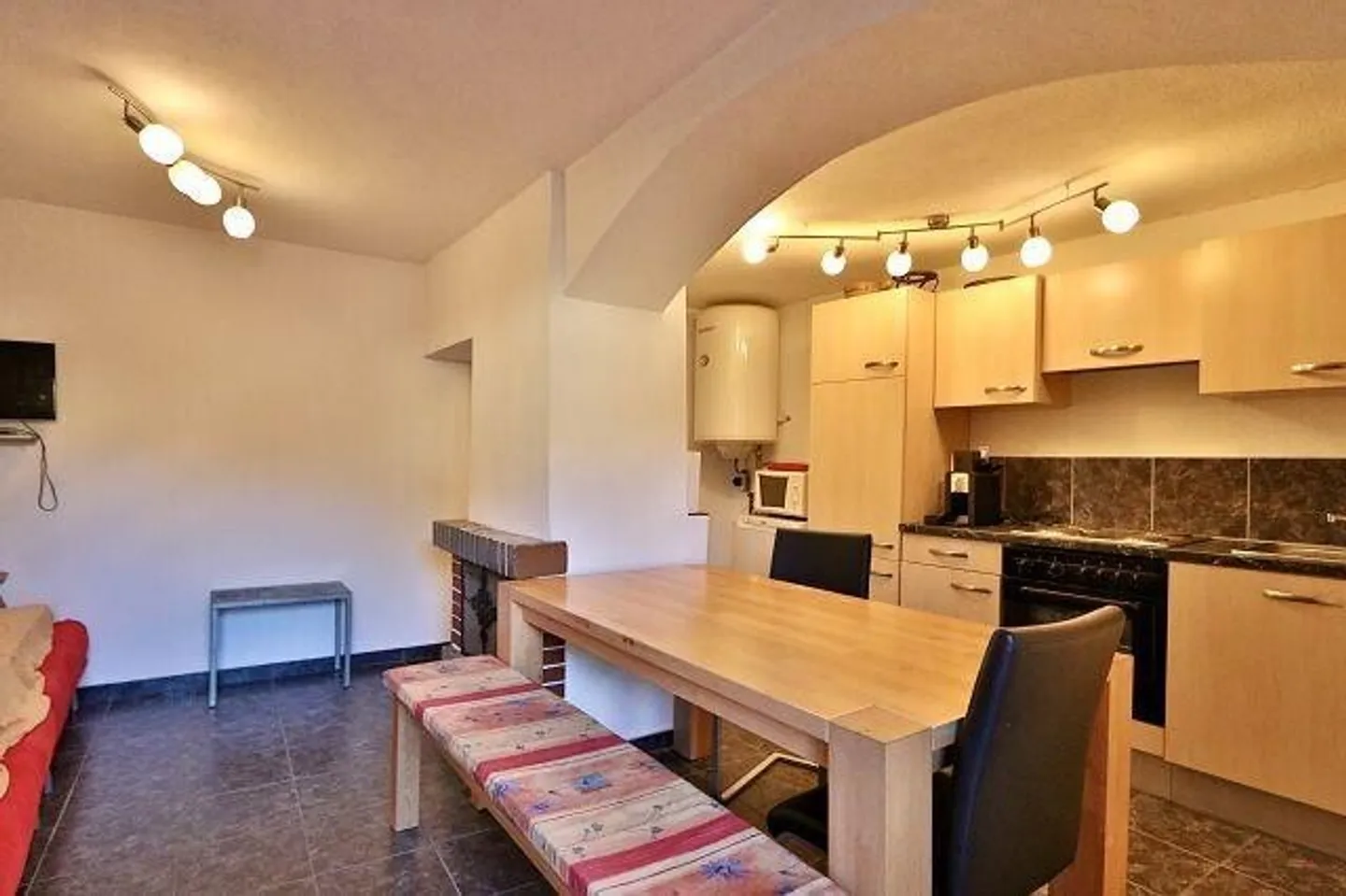 Casa di 3 loc. con rustico da ristrutturare bella vista - Foto 3 di 13