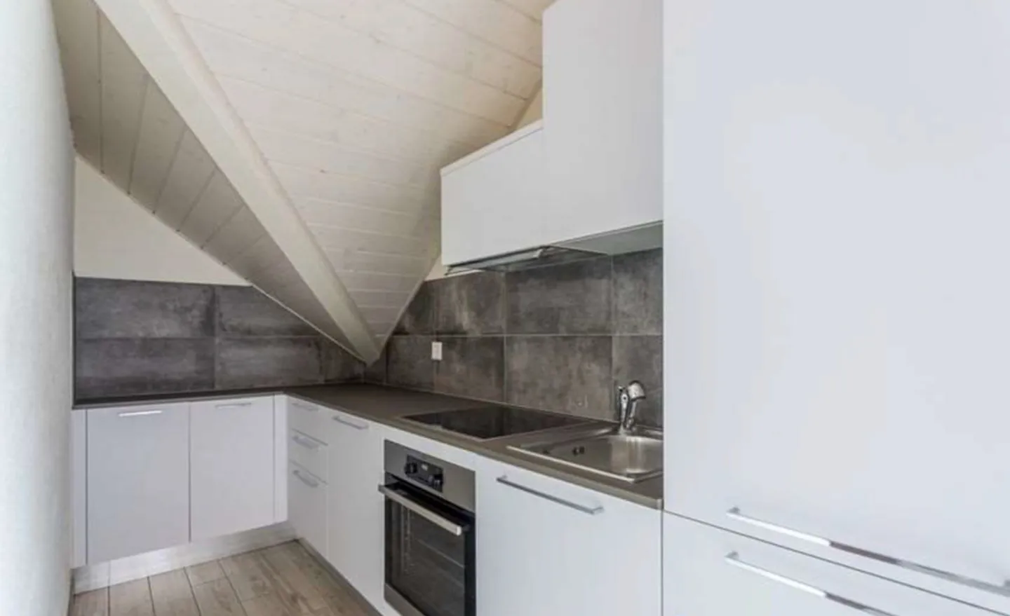 Proprietà di rendimento con 6 appartamenti a Moudon ristrutturata - Foto 11 di 14