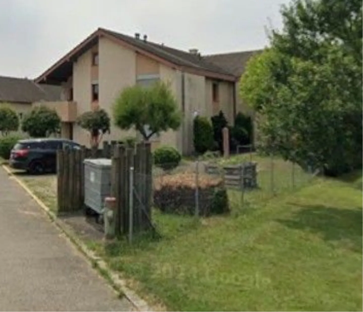 Multi-family house with 6 apartments - Photo 2 of 9