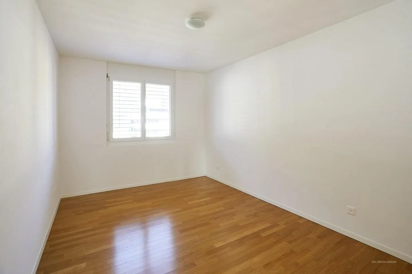 Geräumige und helle 3,5 Zimmer, eingebettet in die Natur - Foto 5 von 9