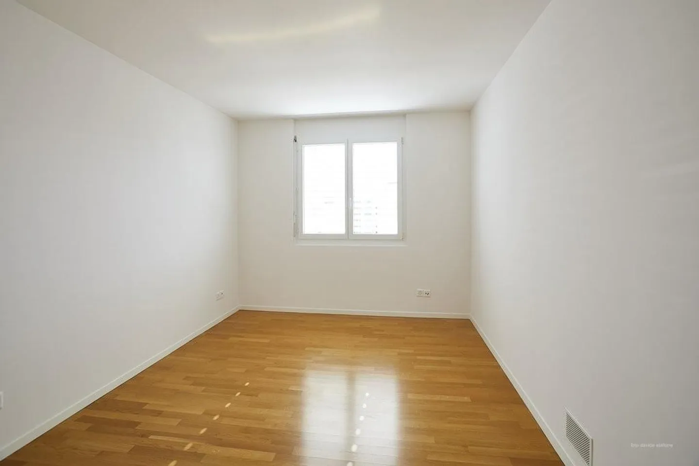 Geräumige und helle 3,5 Zimmer, eingebettet in die Natur - Foto 6 von 9