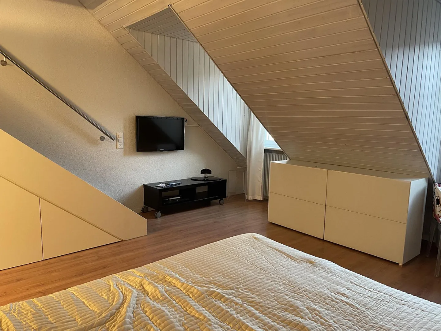 Cercasi inquilino: Elegante appartamento duplex di 2,5 stanze nella città vecchia di Berna - Foto 3 di 7