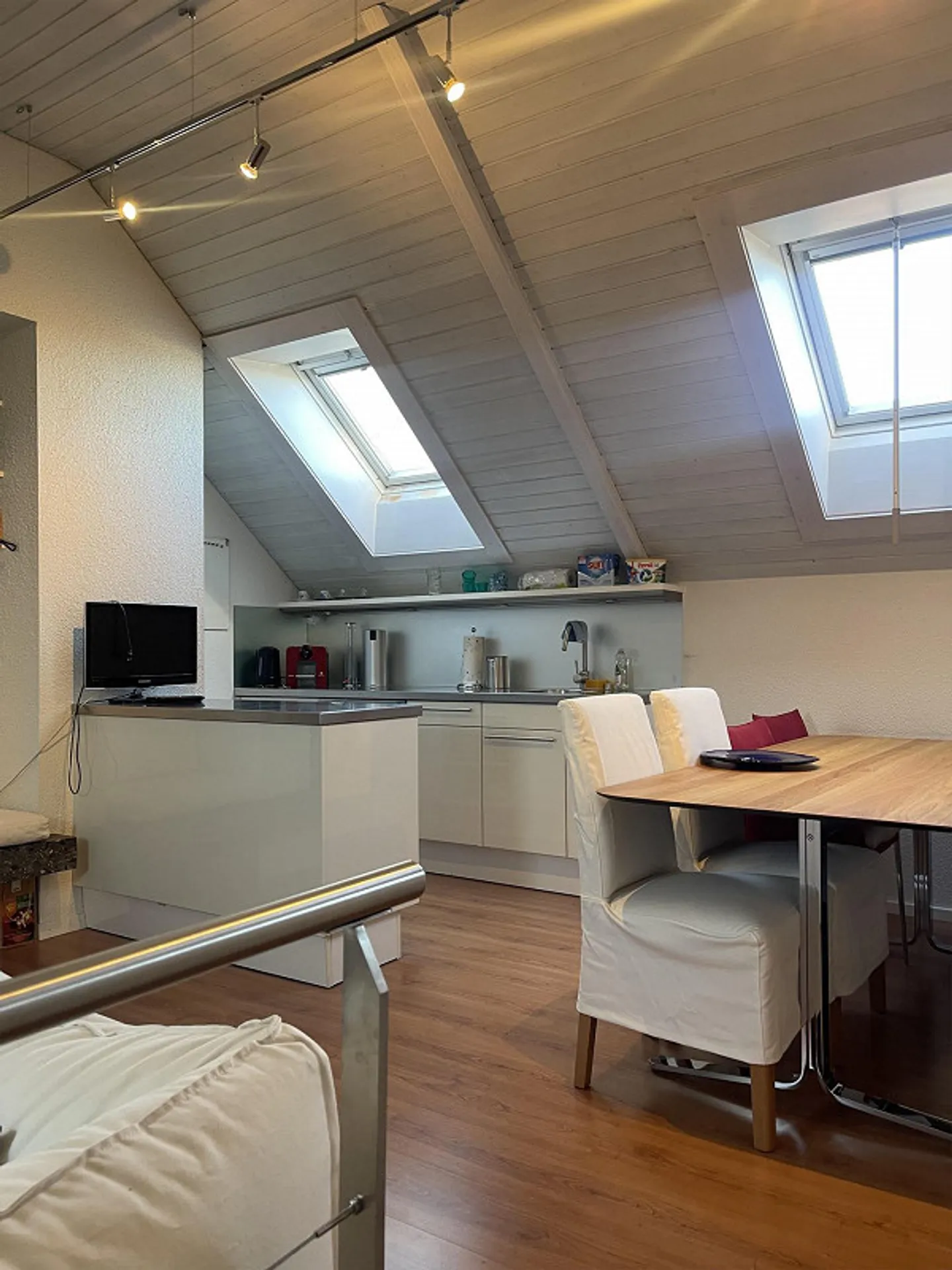 Cercasi inquilino: Elegante appartamento duplex di 2,5 stanze nella città vecchia di Berna - Foto 6 di 7