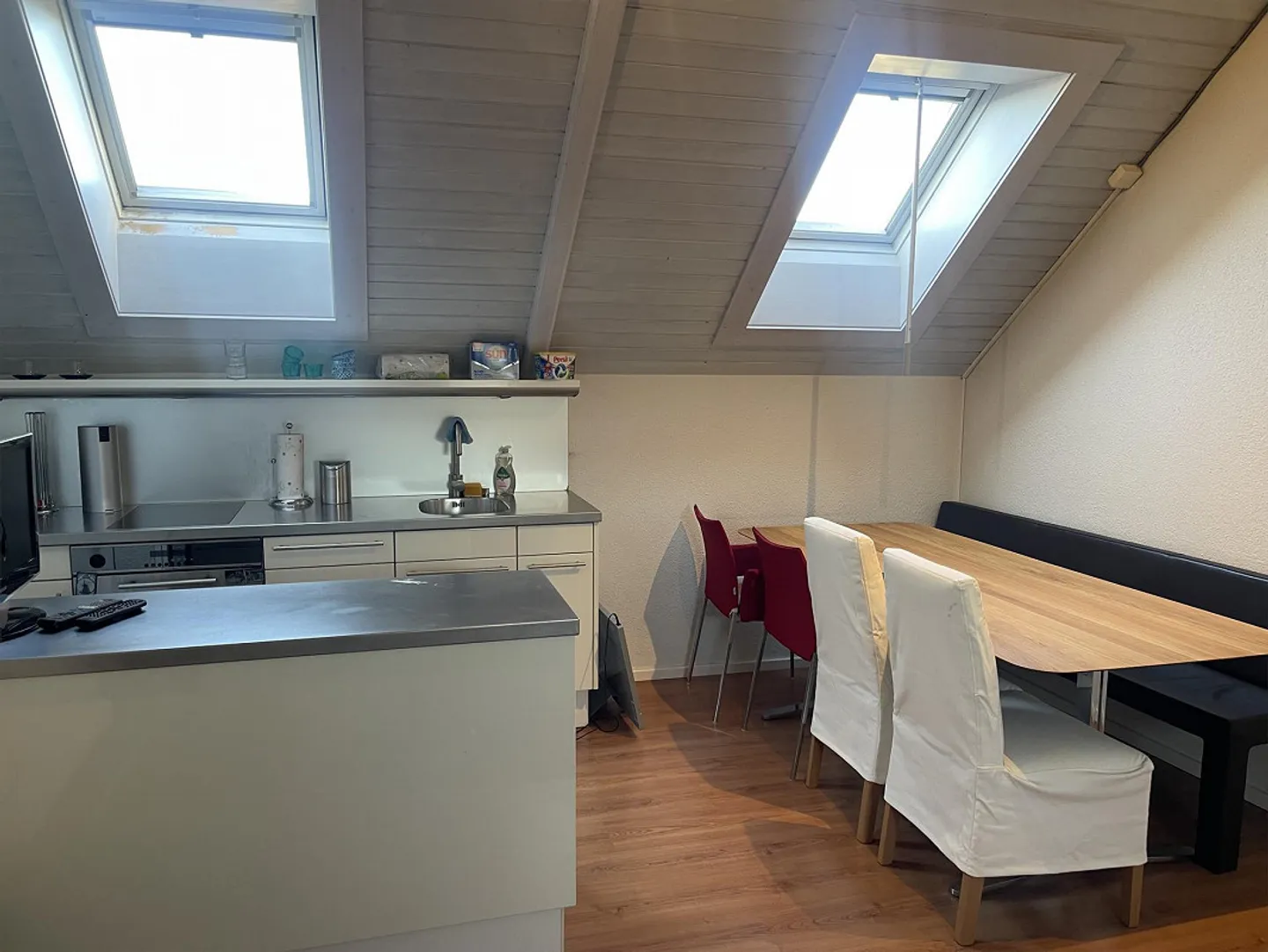 Cercasi inquilino: Elegante appartamento duplex di 2,5 stanze nella città vecchia di Berna - Foto 4 di 7
