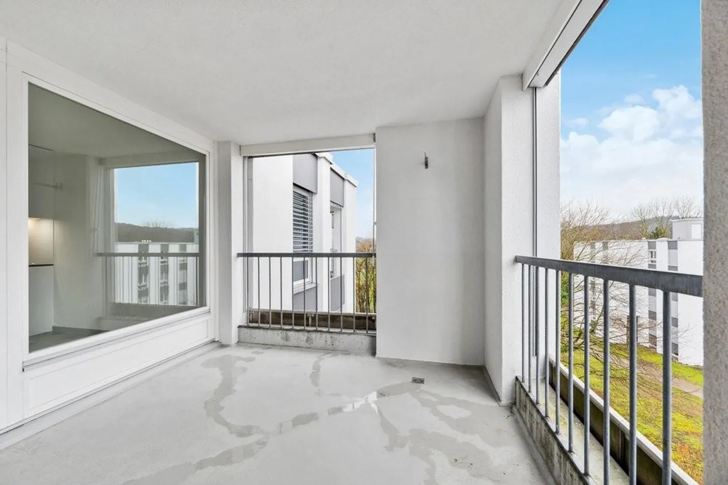 Renovated apartment in a family-friendly environment - Photo 3 of 7