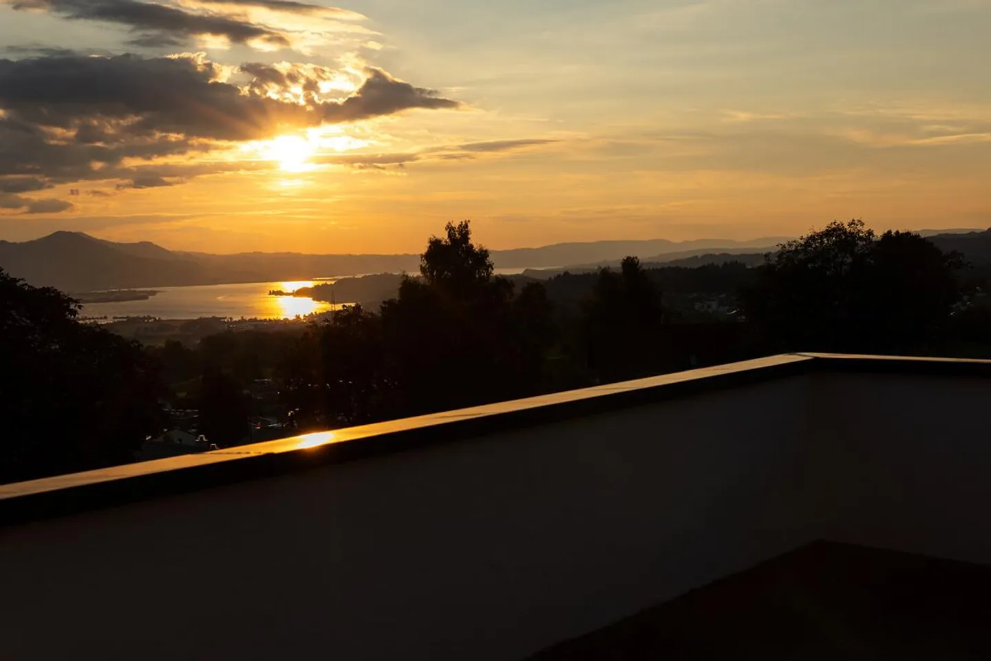 Charmante Villa mit Pool & Aussicht - Foto 2 von 5