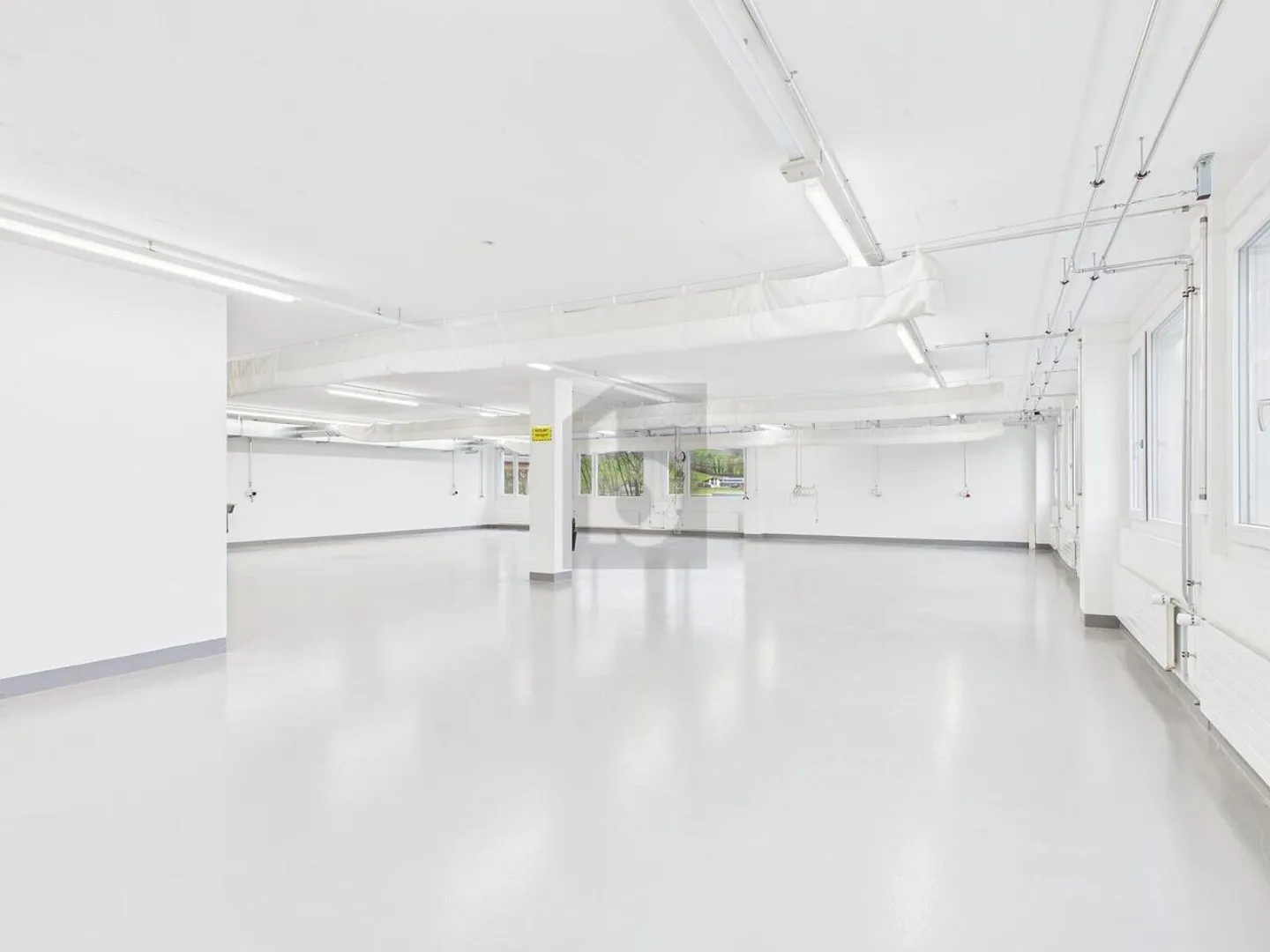 IDEAL DIVISION IN SOLID CONSTRUCTION - Photo 2 of 6